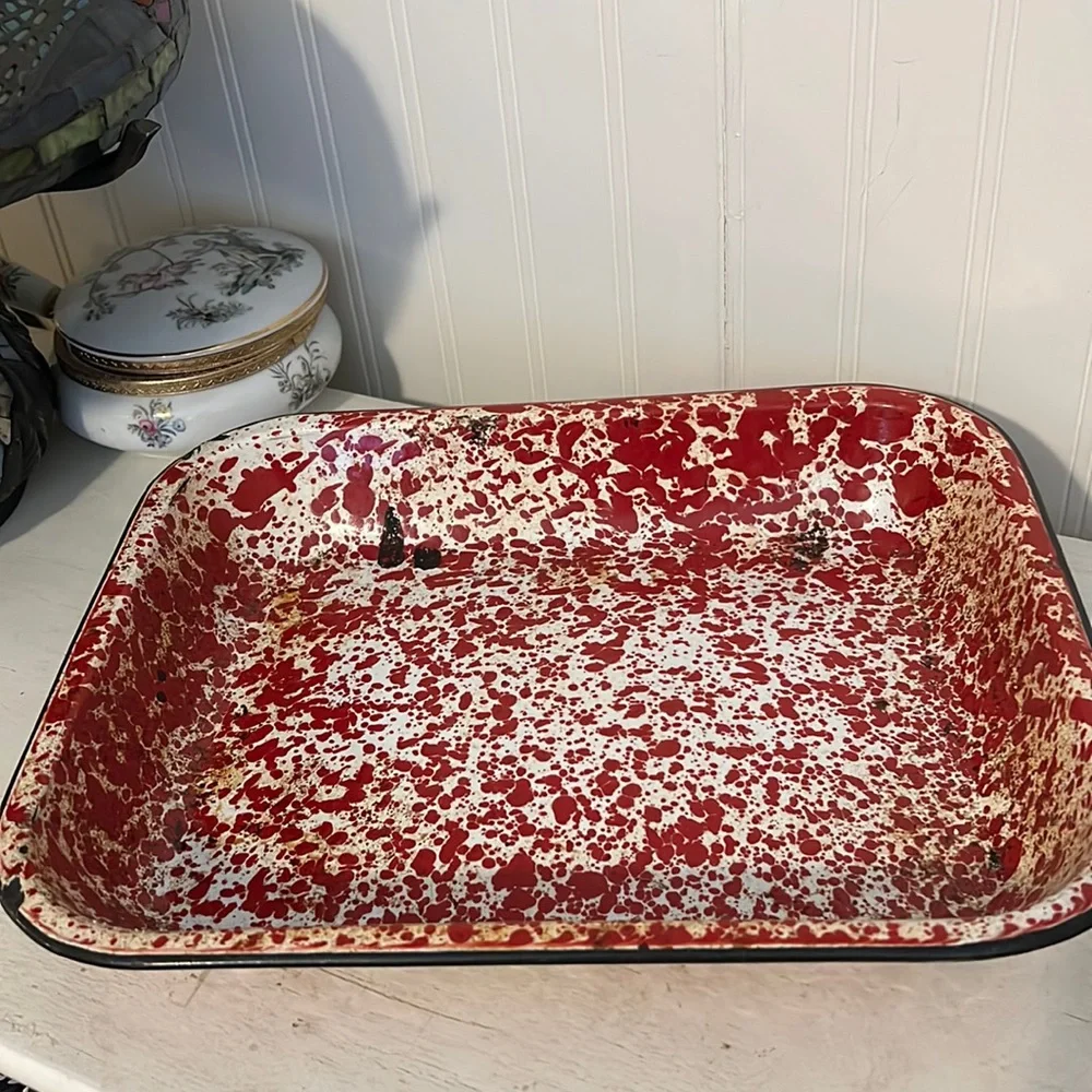 Vintage red white enamelware speckled casserole dish pan 13” x 10”